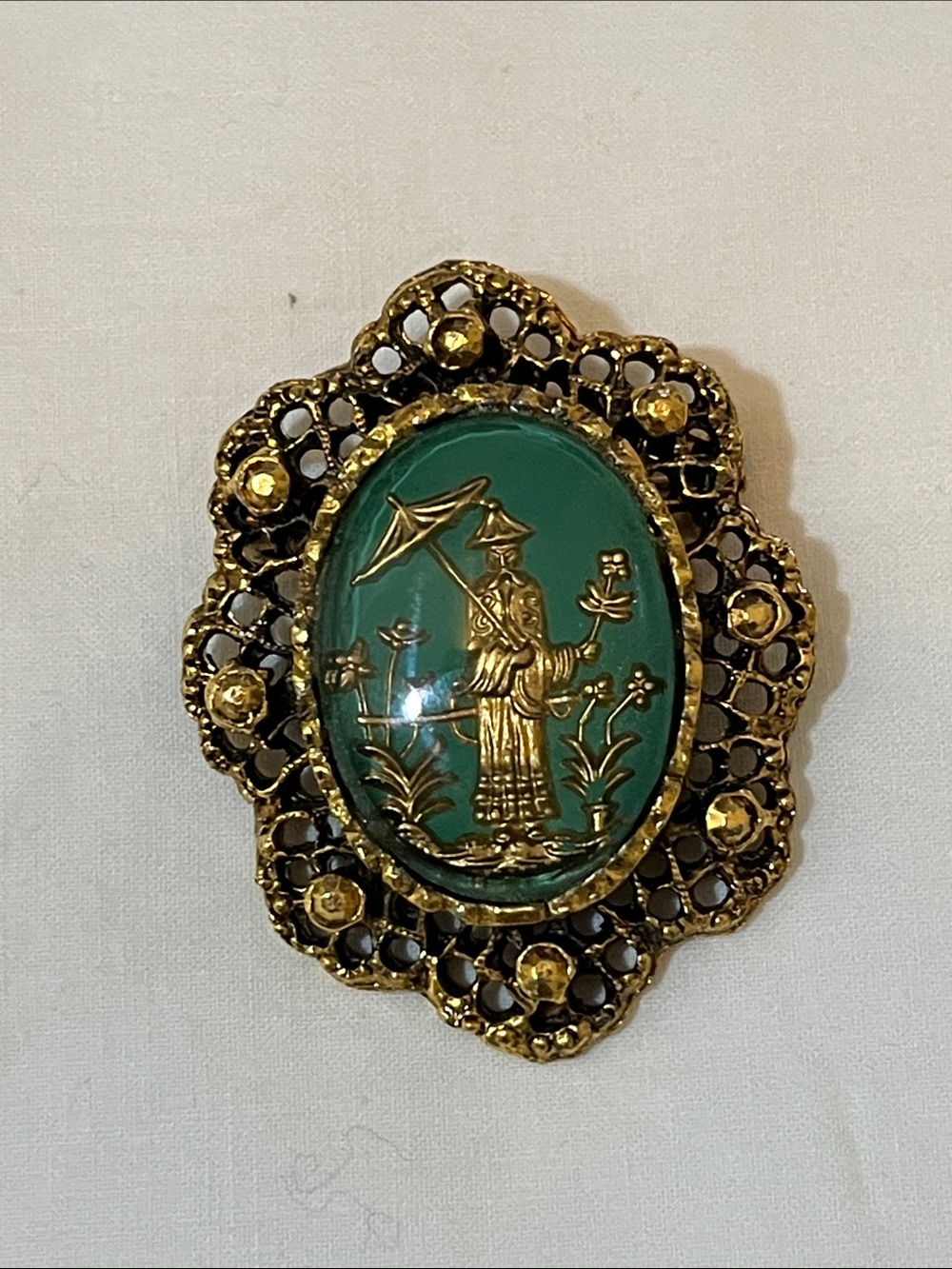 Vintage Asian Figural Cabochon Brooch - Green and Gold tone.